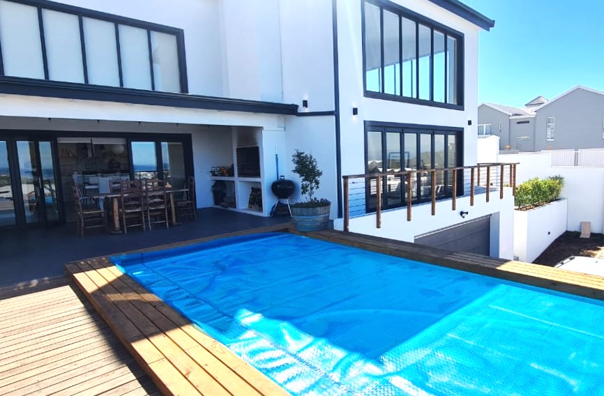 Stylish 5 bedroom home in Whale Rock Ridge, Plettenberg Bay